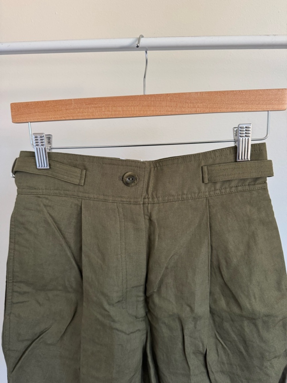 NEW COS Olive High-Waist Pleated Women’s Shorts - Picture 8 of 11